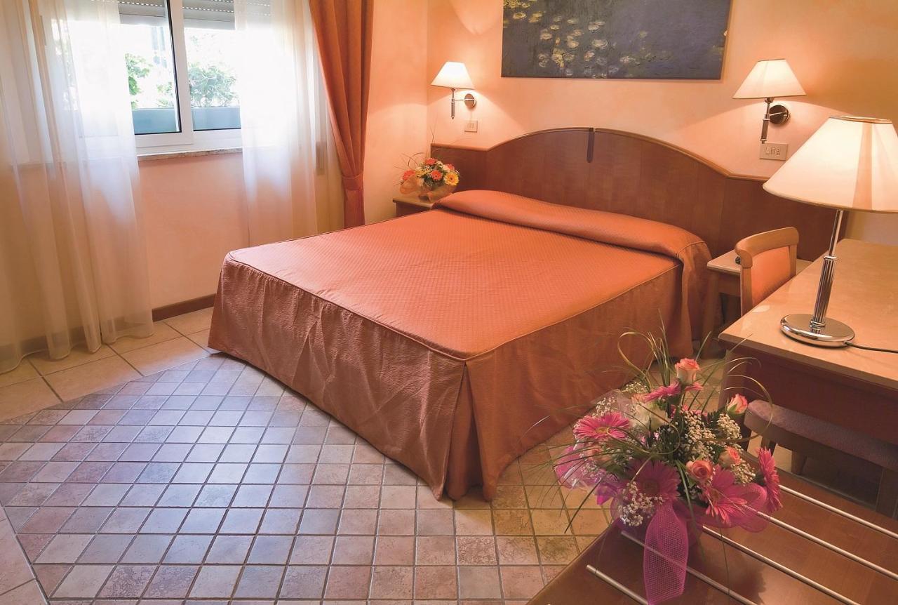 Hotel Rosalba - Valentini Family Village Bellaria-Igea Marina Exterior foto