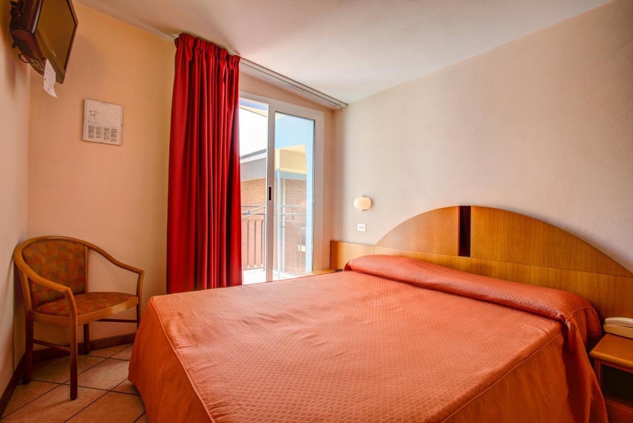 Hotel Rosalba - Valentini Family Village Bellaria-Igea Marina Exterior foto