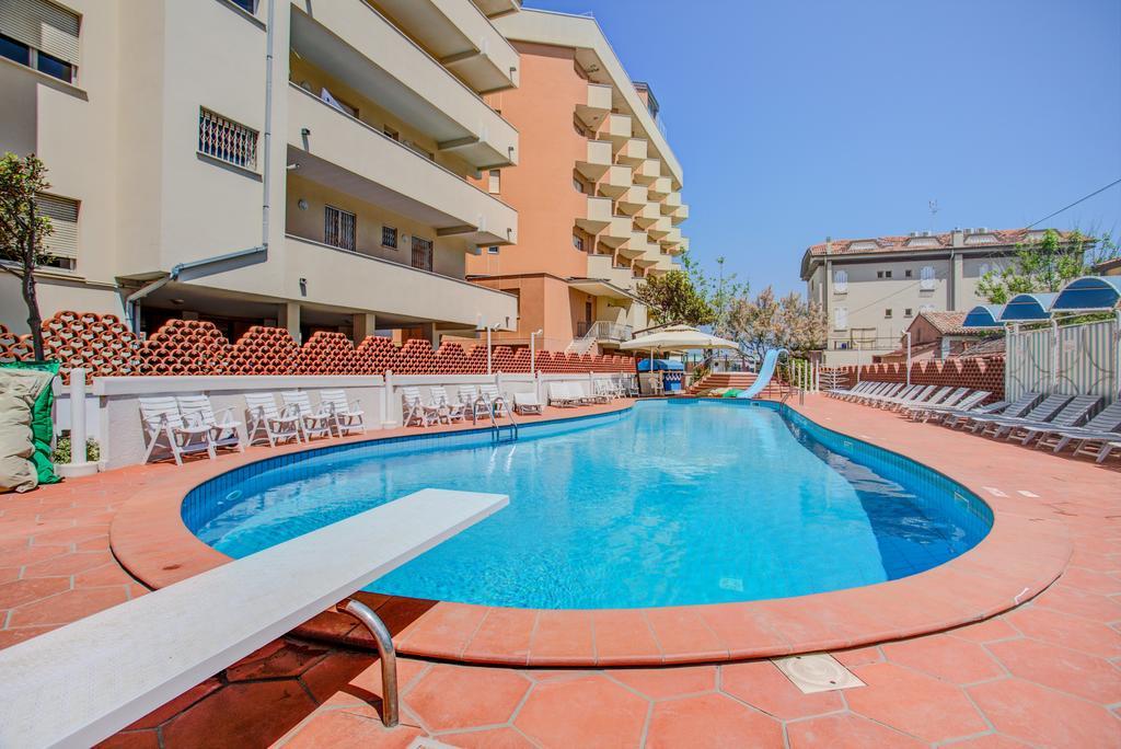 Hotel Rosalba - Valentini Family Village Bellaria-Igea Marina Exterior foto