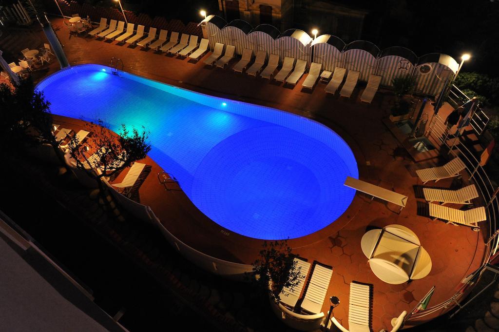 Hotel Rosalba - Valentini Family Village Bellaria-Igea Marina Exterior foto