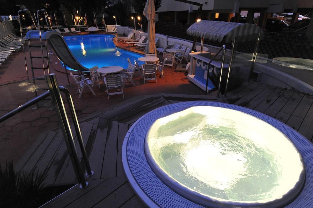 Hotel Rosalba - Valentini Family Village Bellaria-Igea Marina Exterior foto